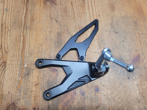 Yamaha yzf fußrastenhalter - r1,